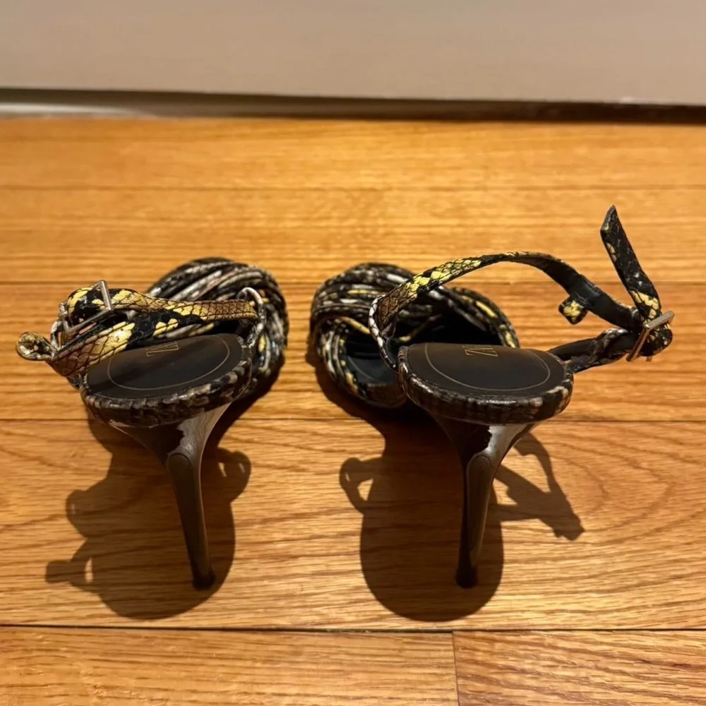 Zara Black and Gold Strappy Sandals - Picture 3 of 4